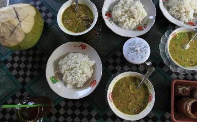 Empal Gentong dan Nasi Jamblang, Wajib Dicicipi Saat di Cirebon - 1108556empal-gentongg780x390.jpg