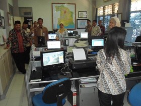 PNS Isi Daftar Hadir Tapi Tidak Ngantor