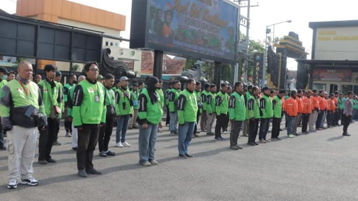 Gelar Apel Ojek Online 2025, Polres Lamongan Ajak Ojol Wujudkan Kamtibmas yang Aman dan Kondusif
