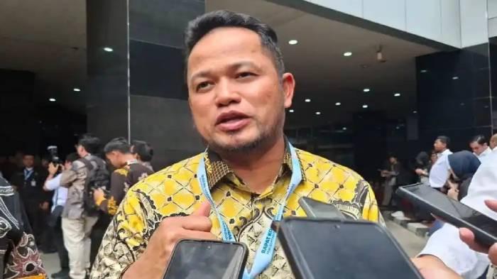 DEMO RICUH - Gubernur Kalimantan Timur Rudy Mas'ud saat ditemui di kantor Kementerian Kesehatan (Kemenkes RI), Kuningan, Jakarta Selatan, Rabu (12/11/2025). Rudy mengungkap alasannya tak keluar temui pendemo.