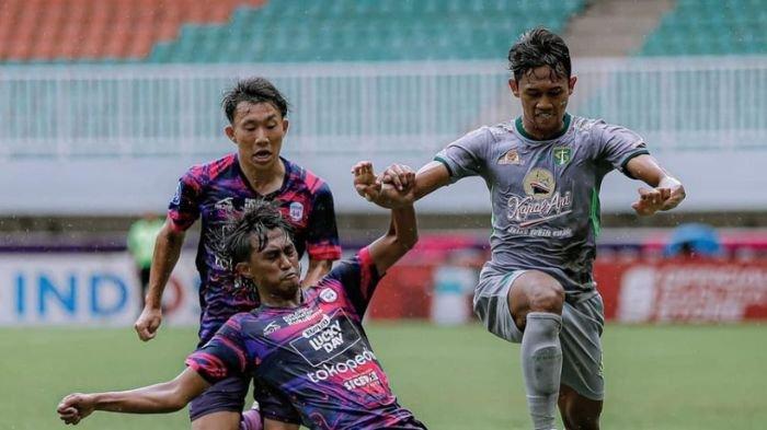 Komposisi Bek Kanan Persebaya Surabaya Bikin Aji Santoso Puas, Tapi Masih Butuh Pembenahan
