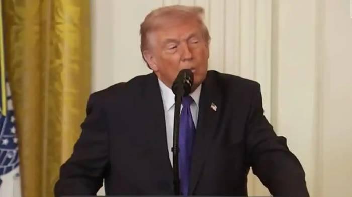 BERAKHIR - Presiden Amerika Serikat (AS), Donald Trump saat berpidato dalam upacara penganugerahan Medal of Honor di Gedung Putih, Senin (2/3/2026). Trump baru-baru ini menyatakan perang Iran berakhir. Apa rencananya?