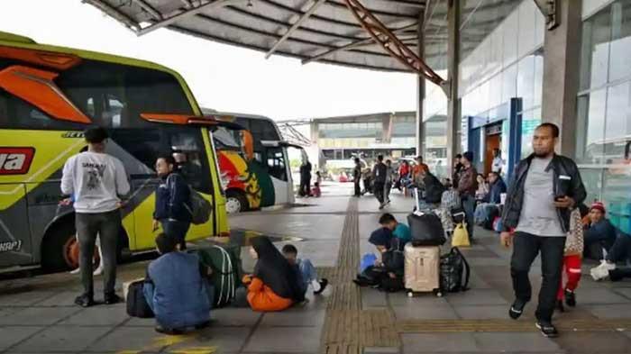 MUDIK GRATIS - Ilustrasi momen mudik. Simak Cara Daftar Mudik Gratis Kemenhub saat Libur Natal 2025 dan Tahun Baru 2026.