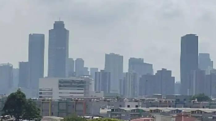 CERAH - Lansekap pencakar langit berjejer rapat dengan latar cuaca Jakarta yang Cerah. Simak prakiraan cuaca Surabaya hari ini, Jumat (8/5/2026).