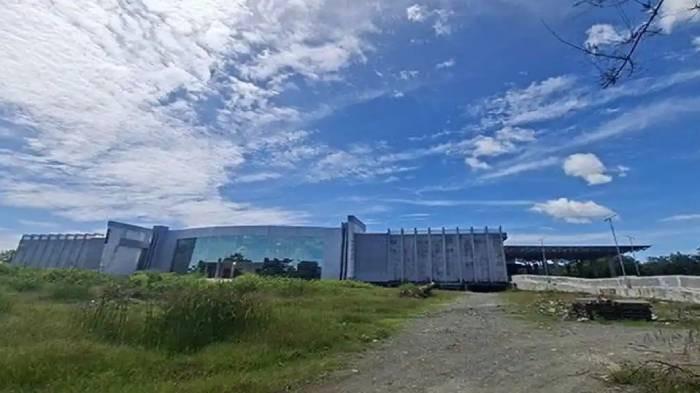 CERAH - Foto kondisi langit di kawasan halaman Rumah Sakit Regional Meulaboh, Gampong Lapang, Kecamatan Johan Pahlawan, Senin (18/5/2026) cerah berawan. Foto ini direkam Kamis (2/4/2026). Simak prakiraan cuaca Surabaya hari ini, Senin (25/5/2026). Pagi cerah berawan.