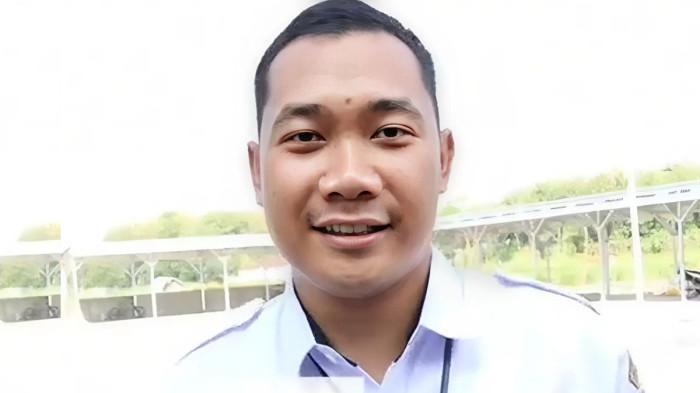 AJUDAN BUPATI - Sosok Dwi Yoga Ambal, ajudan Bupati Tulungagung, Jawa Timur, Gatut Sunu Wibowo yang sama-sama ditetapkan sebagai tersangka oleh Komisi Pemberantasan Korupsi (KPK). Sosoknya dikenal arogan oleh para Kepala OPD, terutama saat menagih uang yang diminta Gatut Sunu.