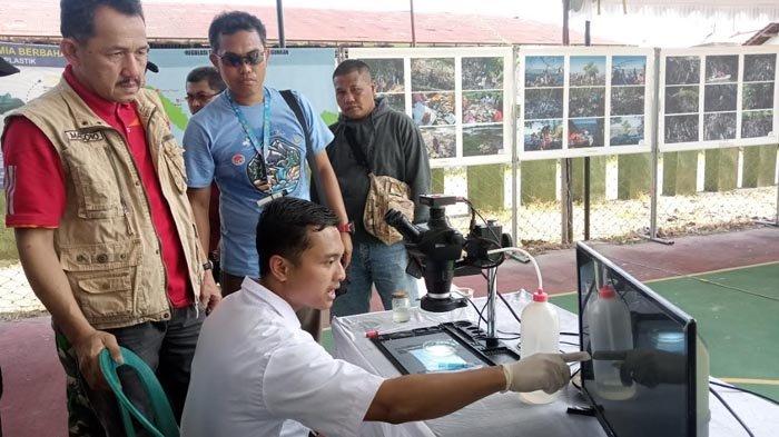Ecoton Uji Air Sungai di Desa Plosokandang Tulungagung, Temukan Partikel Mikroplastik di Sampel