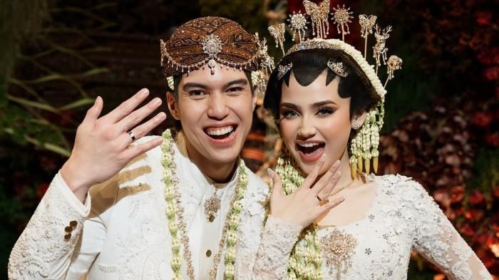 SAH - Putra kedua Maia Estianty dan Ahmad Dhani, El Rumi resmi menikahi aktris Syifa Hadju, Minggu (26/4/2026). Presiden Prabowo Subianto dijadwalkan menghadiri acara resepsi malam ini.