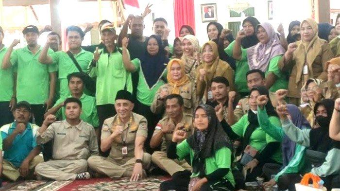 Warga Bangkalan Dimbau Hargai Petugas Kebersihan, Arief : Mereka Sudah Bekerja Saat Kota Masih Tidur