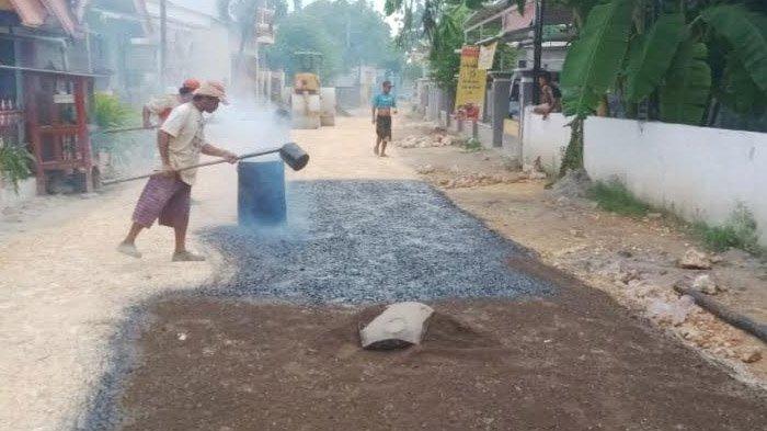 Pengusaha Galian C Perbaiki Jalan Lintas Selatan Bangkalan, Tak Masuk Anggaran Selama 15 Tahun