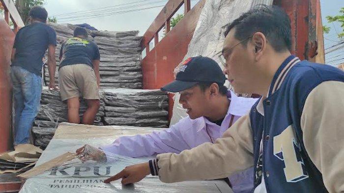 KPU Kota Blitar Terima Logistik 432 Unit Kotak Suara untuk Pilkada Blitar 2024