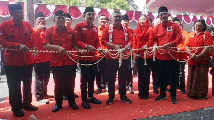 Keguyuban Kader dan Relawan Ganjar-Mahfud Hiasi Peresmian Kantor PDI Perjuangan Pacitan