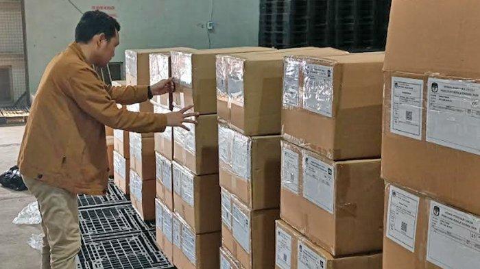 Logistik Pilkada Blitar 2024 dan Pilgub Jatim 2024 di KPU Kabupaten Blitar Sudah 70 Persen