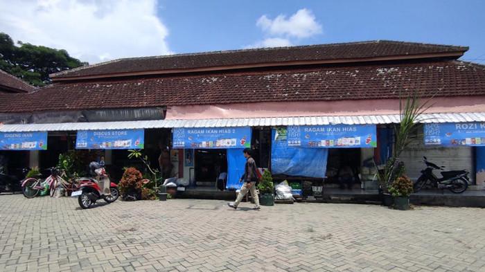 Cek CCTV, Polisi Buru Pelaku Pencurian Modus Pecah Kaca Mobil di Pasar Ikan Hias Kota Blitar