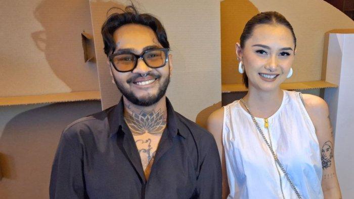 RINDU SUAMI - Foto Onadio Leonardo dan istrinya, Beby Prisillia. Beby Kini Bebas Usai Dinyatakan Negatif Narkoba. Tapi suaminya masih ditahan.