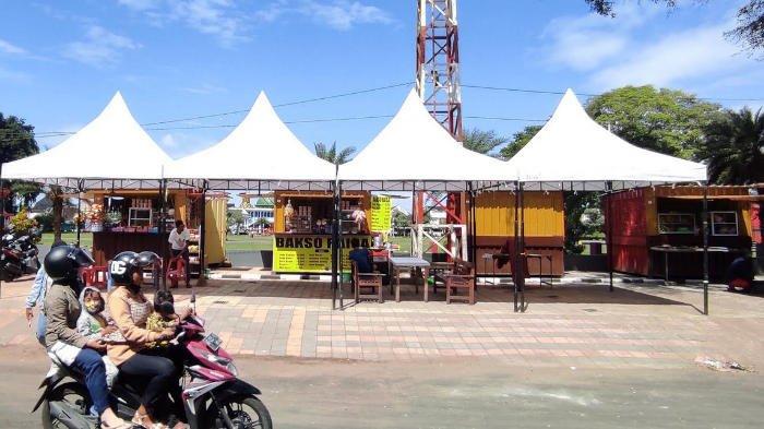 PKL Alun-alun Kota Blitar Ditata agar Tidak Kumuh, Pedagang: Yang Jadi Kendala Kotoran Burung