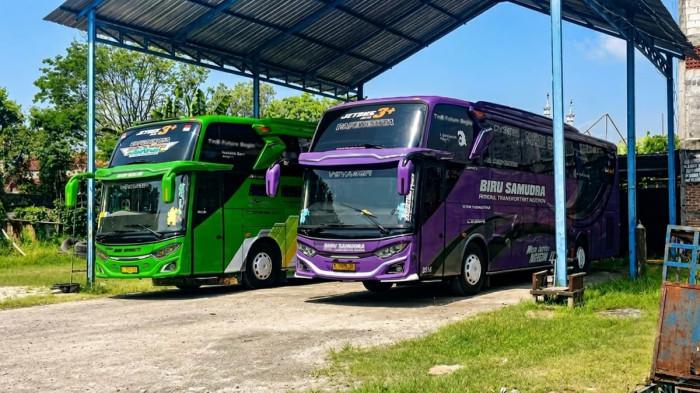 DAMPAK BBM NAIK DAN RUPIAH MELEMAH - Salah satu perusahaan otobus (PO) di Kabupaten Lamongan, Jawa Timur (Jatim), seperti PO Biru Samudra yang kini harus mengatur strategi operasionalnya dampak naiknya harga BBM dan melemahnya rupiah, Rabu (10/6/2026)