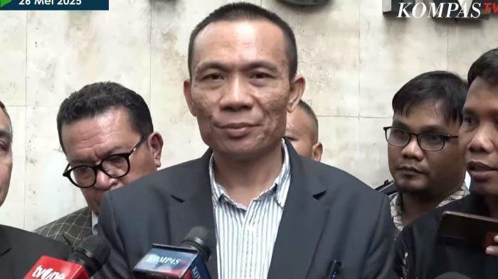 RISMON SIANIPAR KECELE - Rismon Sianipar. Ia Kecele Soal Lokasi KKN Jokowi, Muncul Warga Desa Ketoyan Beri Pengakuan.