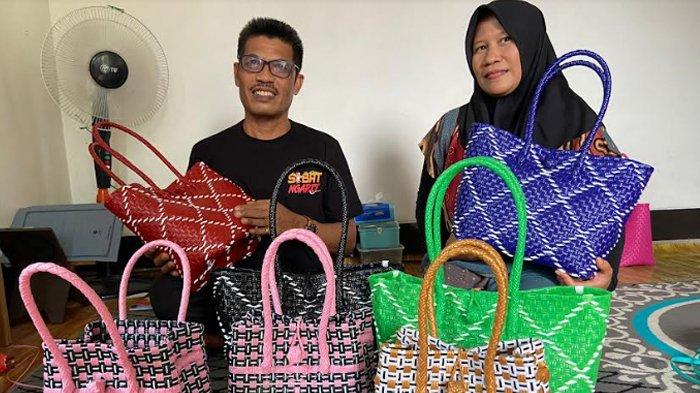 Sempat Kesulitan Cari Kerja, Pasutri di Ponorogo Ini Sukses Buka UMKM Tas Jali Beromzet Puluhan Juta
