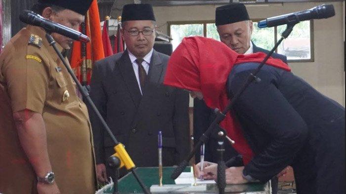 Lantik 4 Pejabat Hasil Lelang Terbuka, Bupati Nganjuk Minta Jaga Integritas Saat Melayani Masyarakat