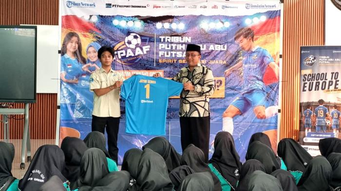 ROADSHOW TPAAF 2026 - Suasana Roadshow Tribun Putih Abu-Abu Futsal (TPAAF) 2026 di SMK Islamic Qon, Gresik, Jawa Timur, Kamis (11/6/2026).