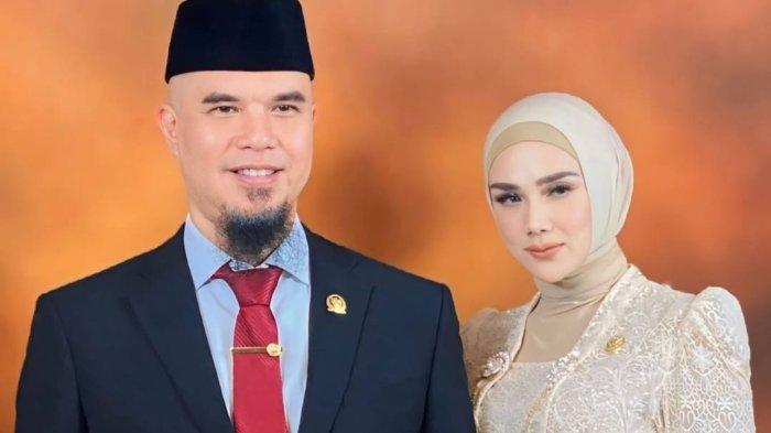 DIISUKAN BERCERAI - Musisi Ahmad Dhani dan Mulan Jameela diisukan bercerai. Keduanya kompak angkat suara bahwa hal itu hoax.