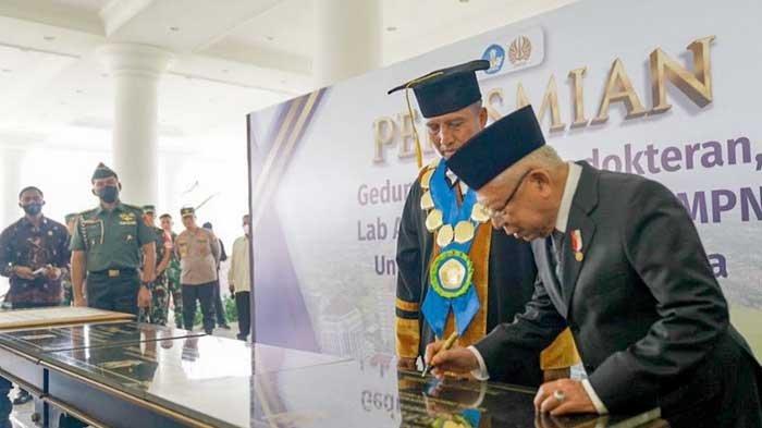 Wapres KH Maruf Amin Resmikan SLOMPN dan Fakultas Kedokteran UNESA