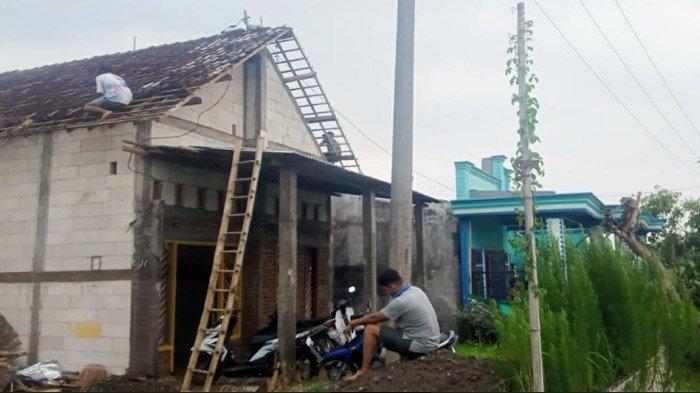 Angin Kencang di Mojokerto, Desa Mojopilang Alami Dampak Terparah, Puluhan Rumah Rusak Sampai Roboh