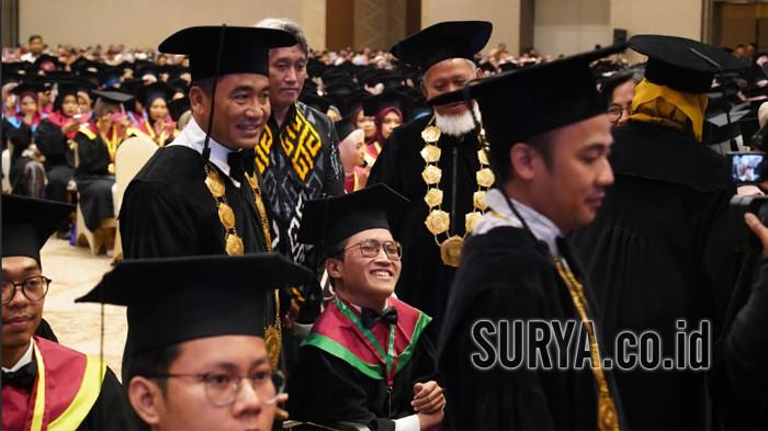 Sosok David Hendrawan, Mahasiswa Difabel UM Surabaya Lulus Cumlaude dan Dapat Beasiswa Studi Lanjut