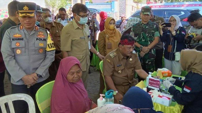 Wujudkan Bakti ke Masyarakat di HBA Ke-63, Kejari Nganjuk Beri Pengobatan Gratis untuk Warga Desa
