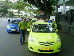Sopir Taksi Malang Tolak Blue Bird
