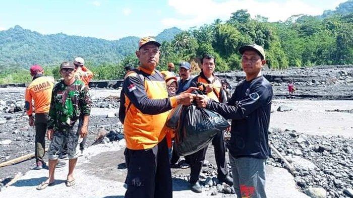 BPBD Lumajang Salurkan Bantuan ke Warga Candipuro yang Terisolir Akibat Banjir Lahar Dingin Semeru