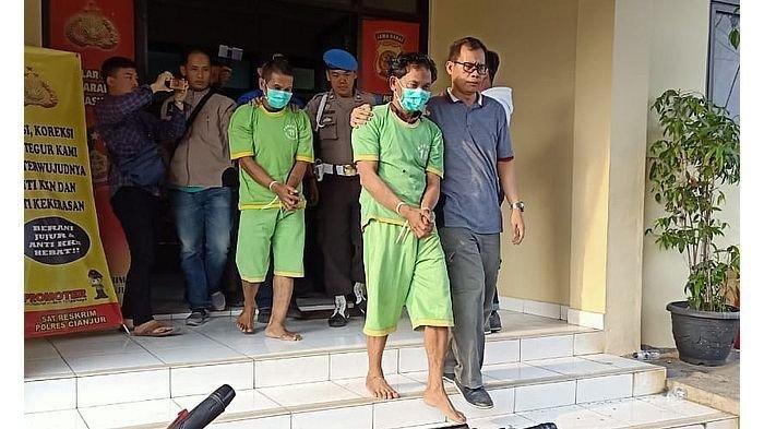 Dua tersangka penculik dan pelaku rudapaksa terhadap gadis Cianjur saat digelandang di Reskrim Polres Cianjur, Senin (7/10/2019).