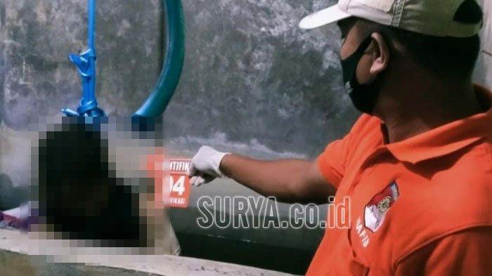 Seorang waria berinisial AS (30), warga Desa Patenteng Kecamatan Modung ditemukan tewas di dalam bak kamar mandi, Kamis (3//9/2020) malam