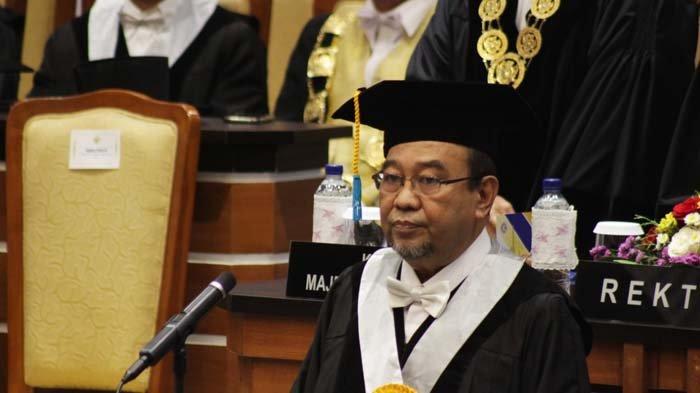 Prof Harry Azhar Azis menjadi guru besar bidang Ilmu Ekonomi Unair 