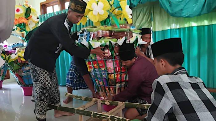 Menengok Kemeriahan Perayaan Maulid Nabi Muhammad di Pulau Bawean Gresik
