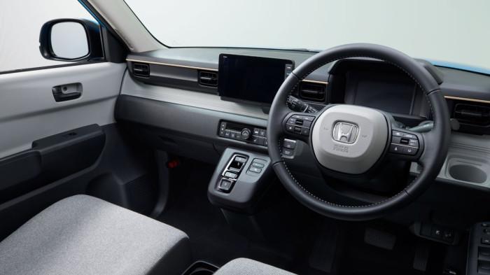 interior mobll listrik