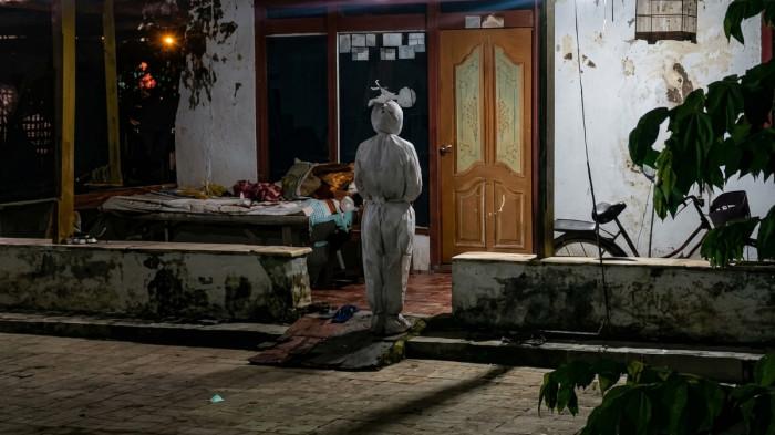 VIRAL ISU POCONG - Foto pocong viral di Kabupaten Pamekasan, Madura, Jawa Timur, yang beredar luas di media sosial. Polres Pamekasan menegaskan foto dan informasi yang beredar luas merupakan hoaks atau berita bohong, Jumat (29/5/2026).