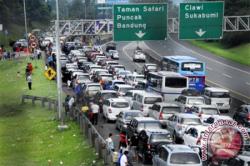 Jalur Puncak-Cianjur Ramai Lancar