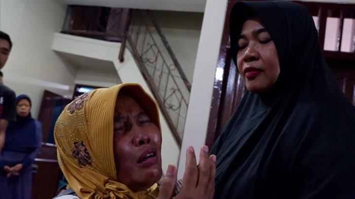 
Ningsih Tinampi, 'dokter' pengobatan alternatif yang viral
