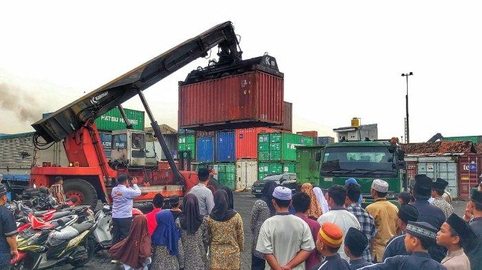 Ngabuburit Unik Ajak Anak PA Ke Depo Bongkar Muat Peti Kemas, Markas PMK Hingga Suramadu