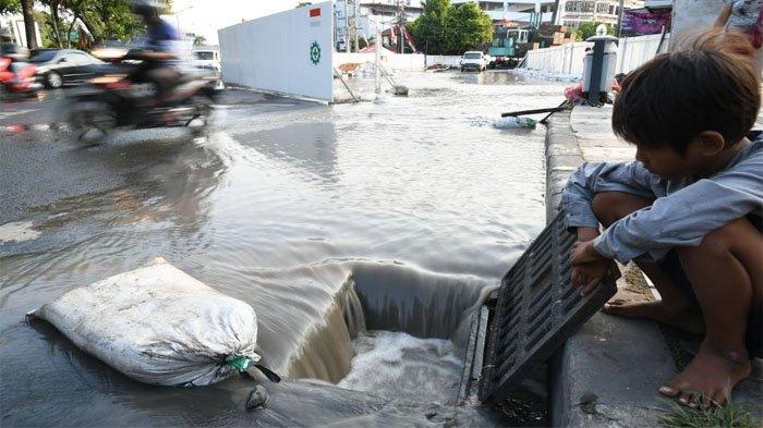 Kurangi Banjir di Terowongan Joyoboyo, PDAM Kesulitan Temukan Valve Pipa Berusia 100 Tahun - pipa-PDAM-Surabaya-bocor2.jpg