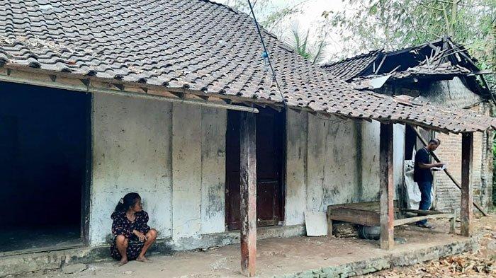 Ibu dengan 3 Anak Disabilitas di Blitar Tinggal di Rumah Tidak Layak Huni, Ini Penjelasan Kades