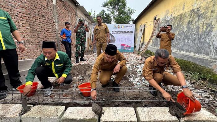 Gencarkan Bedah Rumah di Mojokerto, Gus Barra Kejar Pengentasan Permukiman Kumuh Terpadu
