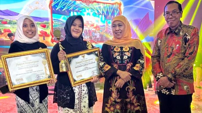 SMA Negeri 2 Lamongan Raih Prestasi di SMA Award Jatim 2025, Siswa dan Kasek Diganjar Penghargaan