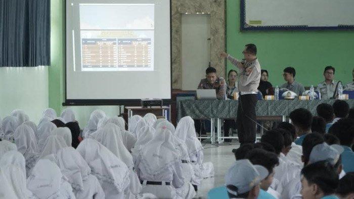 Satlantas Polres Gresik 'Ruwatan' di Sekolah, Ini Mantra Khusus Agar Terhindar Dari Kecelakaan