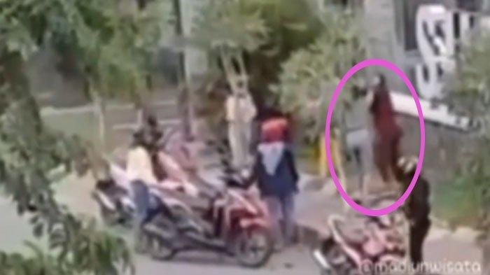 VIRAL Emak-emak Baku Hantam di Depan Suncity Mall Madiun, Malah Dipakai Taruhan, Ini Kata Polisi!