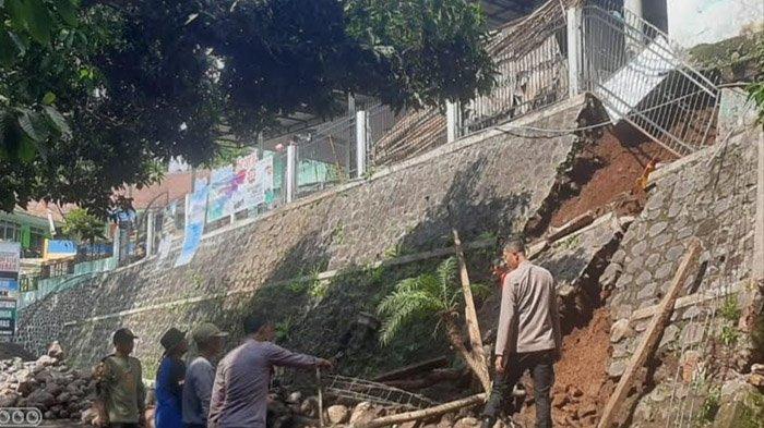 Warga Situbondo Tewas Setelah Plengsengan Mendadak Longsor, Tertimbun Saat Membersihkan Galian Tanah