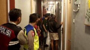 10-pasangan-haram-dirazia-di-Surabaya.jpg