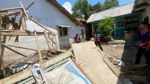 2-Rumah-Warga-dan-1-Sekolah-di-Bondowoso-Terdampak-Gempa-Sumenep.jpg